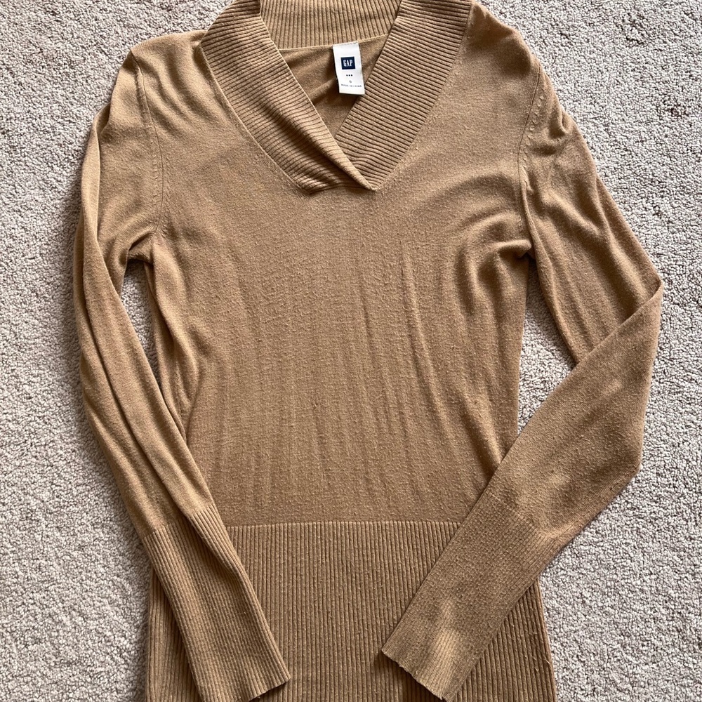 Gap small sweater